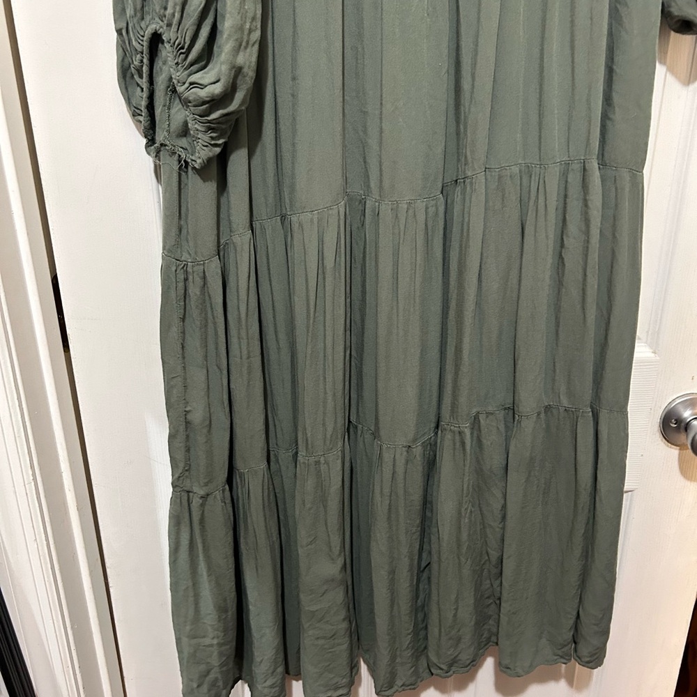 Young Fabulous & Broke Sage Green Maxi Dress Boho Lagenlook Bohemian Tiered Lg - Picture 8 of 8